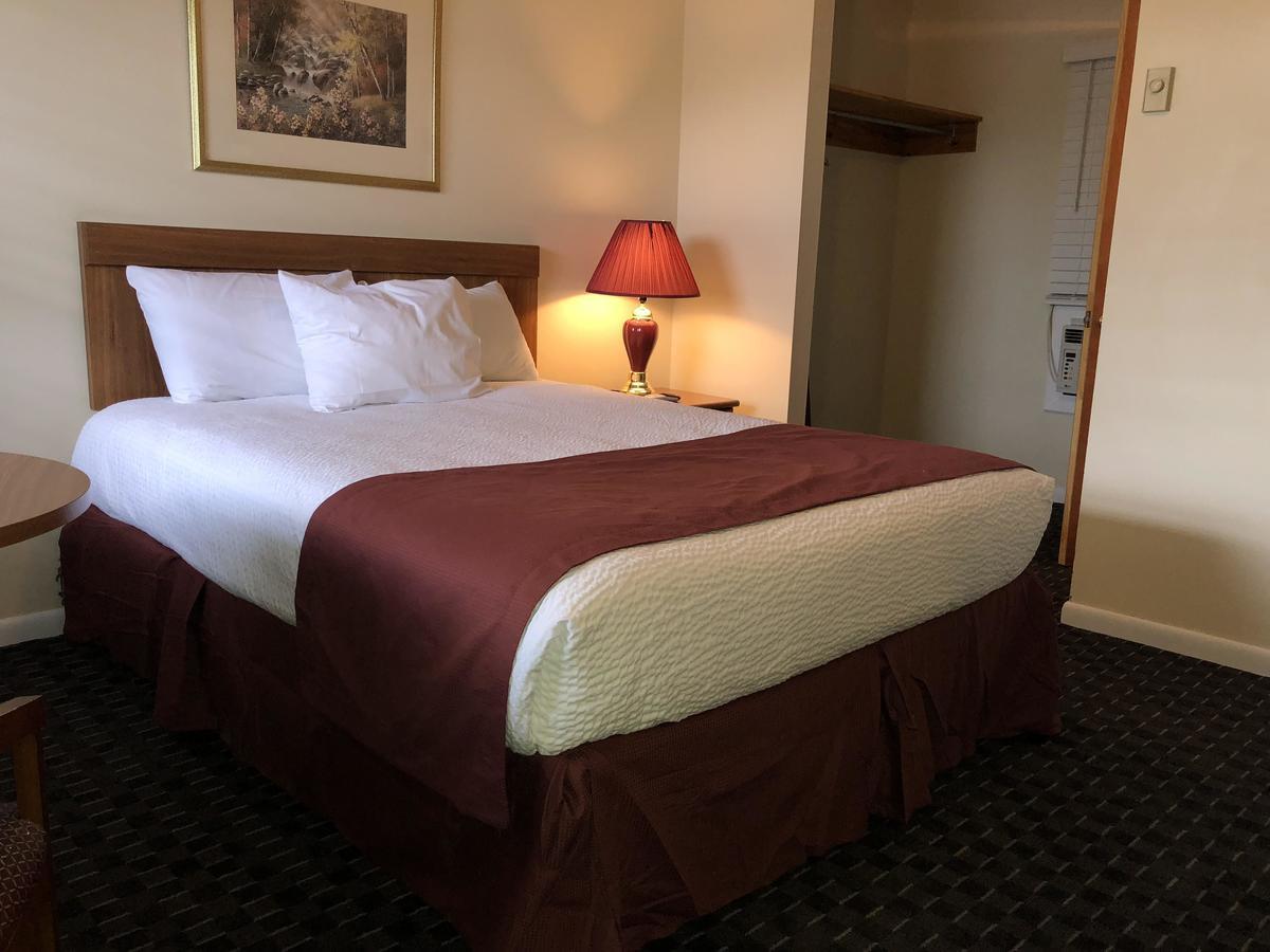 Nordick'S Inn Lake George Luaran gambar